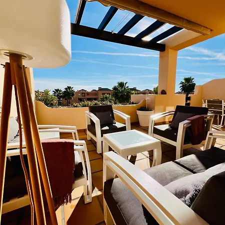 Face Avec Acces Au Padel Prive Belle Terrasse Et Grande Piscine Casares
