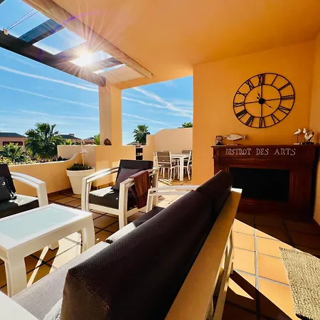 Face Avec Acces Au Padel Prive Belle Terrasse Et Grande Piscine شقة