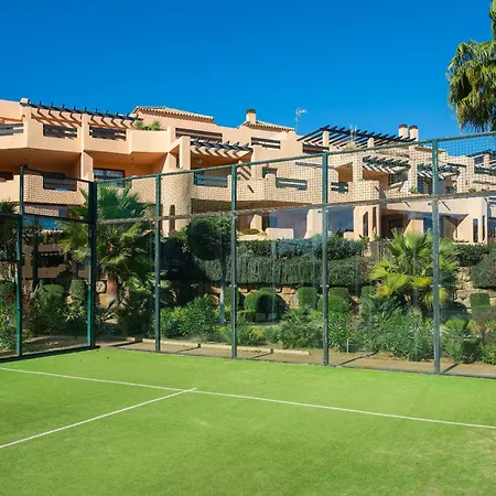Face Avec Accès Au Padel Privé Belle Terrasse Et Grande Piscine Casares
